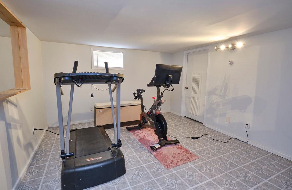 1829 Evergreen Avenue, East Meadow, New York image 13