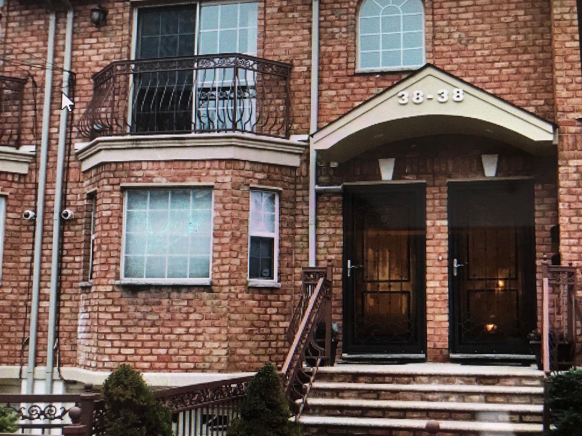 213th Street 2, Bayside, Queens, NY - 3 Bedrooms  
2 Bathrooms  
5 Rooms - 