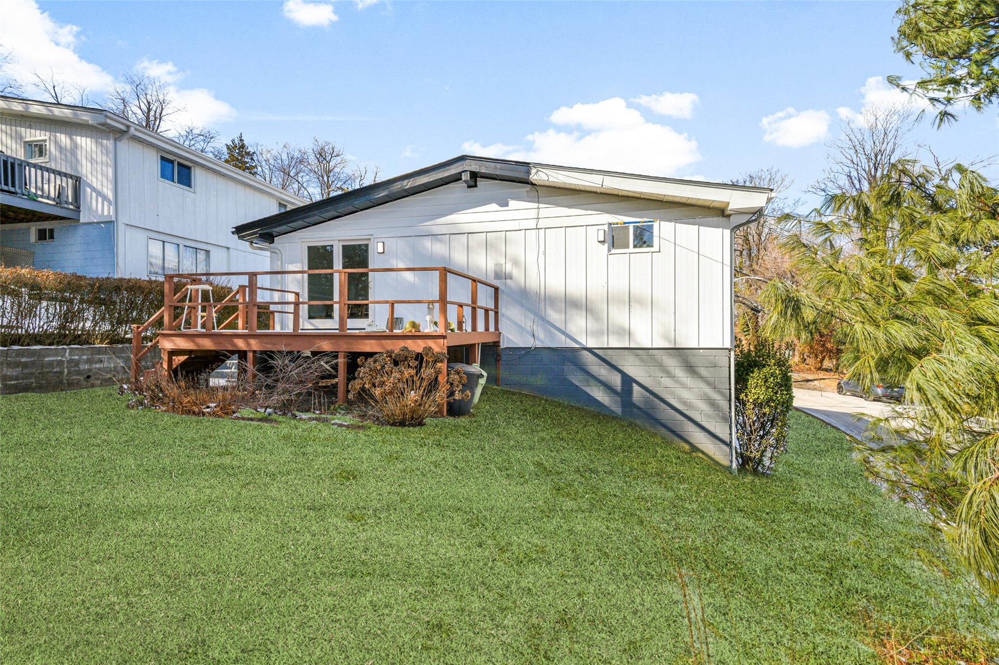 9 Chester Avenue, Elmsford, New York image 20