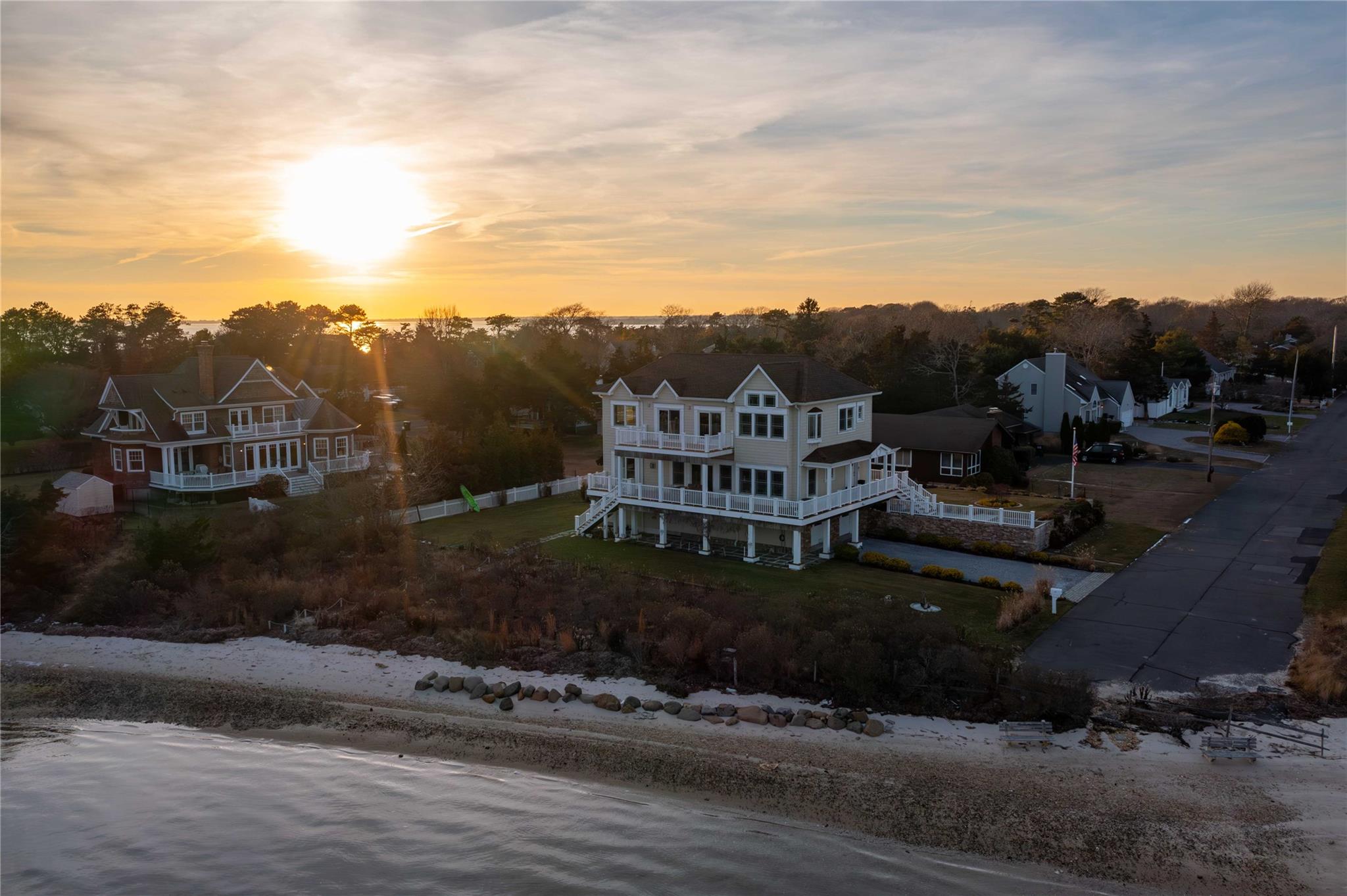 Property for Sale at Ludlow Lane, Hampton Bays, Hamptons, NY - Bedrooms: 5 
Bathrooms: 4  - $3,650,000