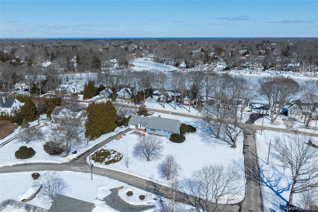 Photo of 1400 Calves Neck Road, Southold, NY 11971 (MLS # 966843)