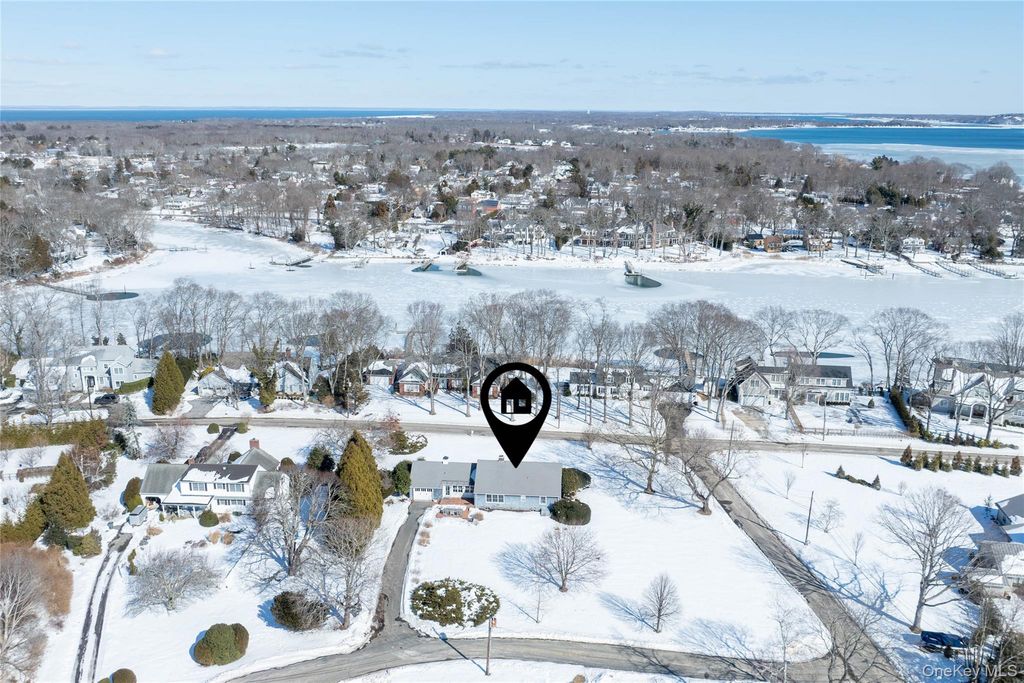 Photo of 1400 Calves Neck Road, Southold, NY 11971 (MLS # 966843)