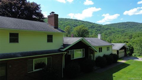 Homes For Sale - 357 W Dover Road<br/> Dutchess County, Pawling, NY 12564