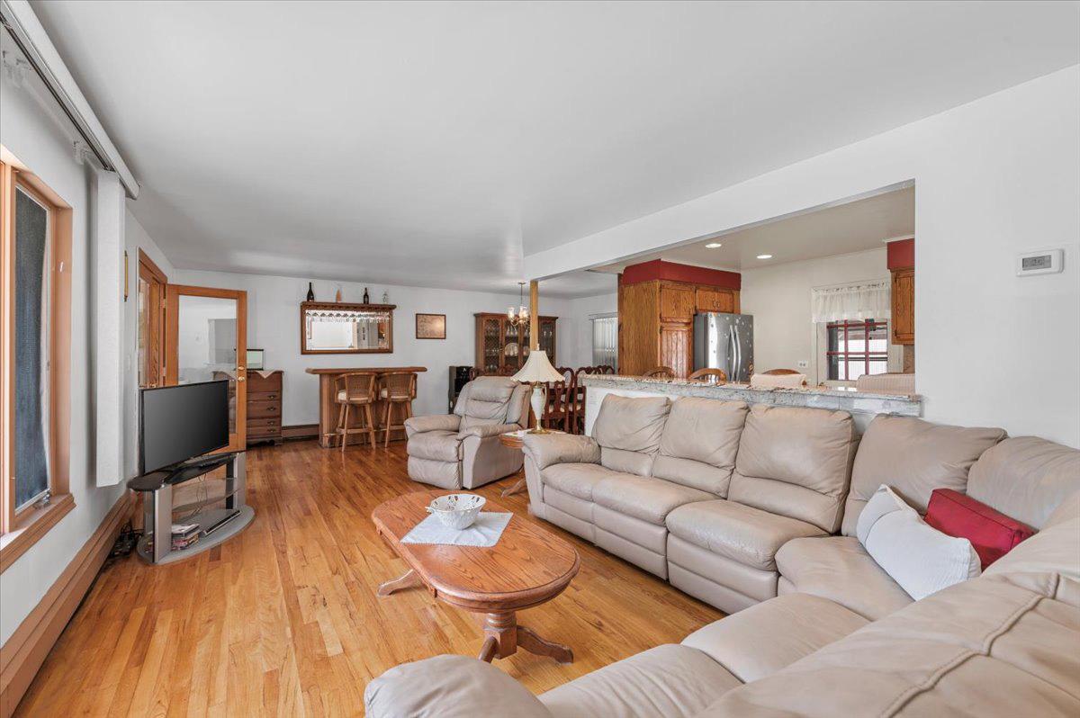 61 Cheshire Road, Bethpage, New York image 6