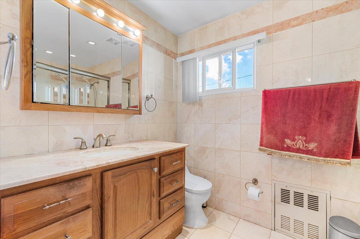 61 Cheshire Road, Bethpage, New York image 13