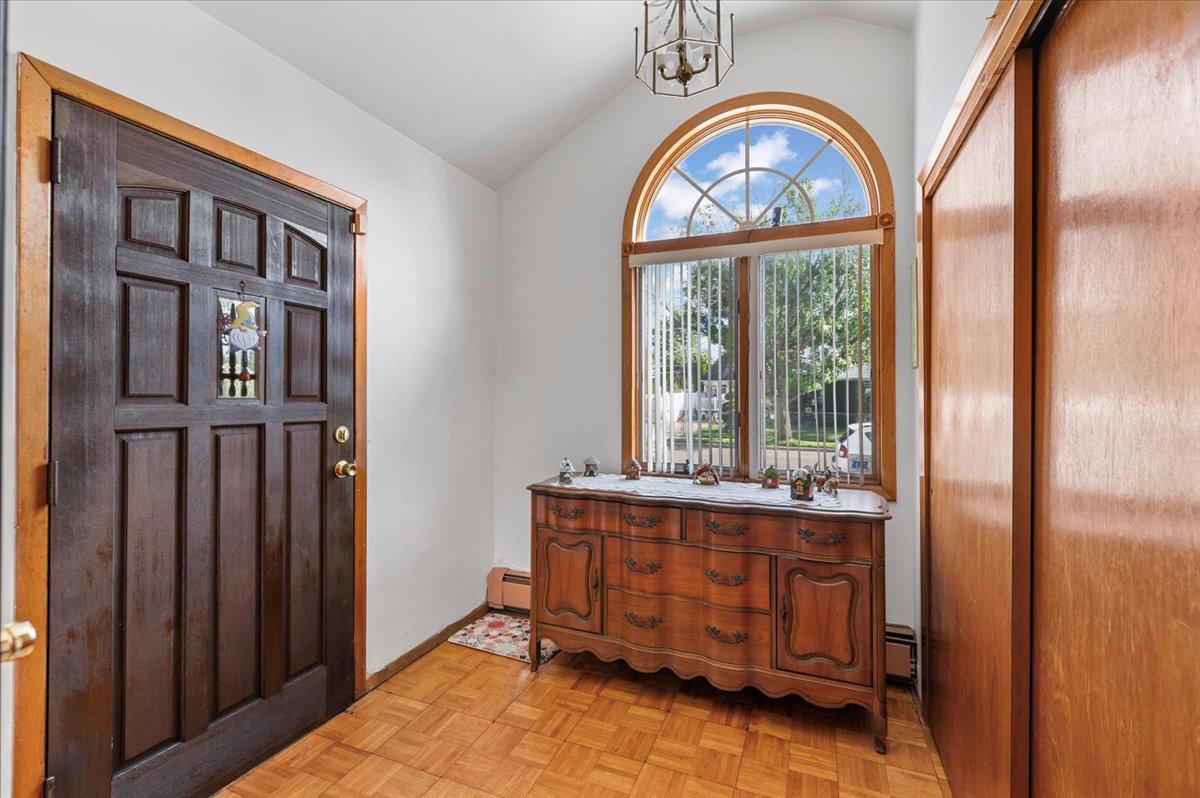61 Cheshire Road, Bethpage, New York image 2
