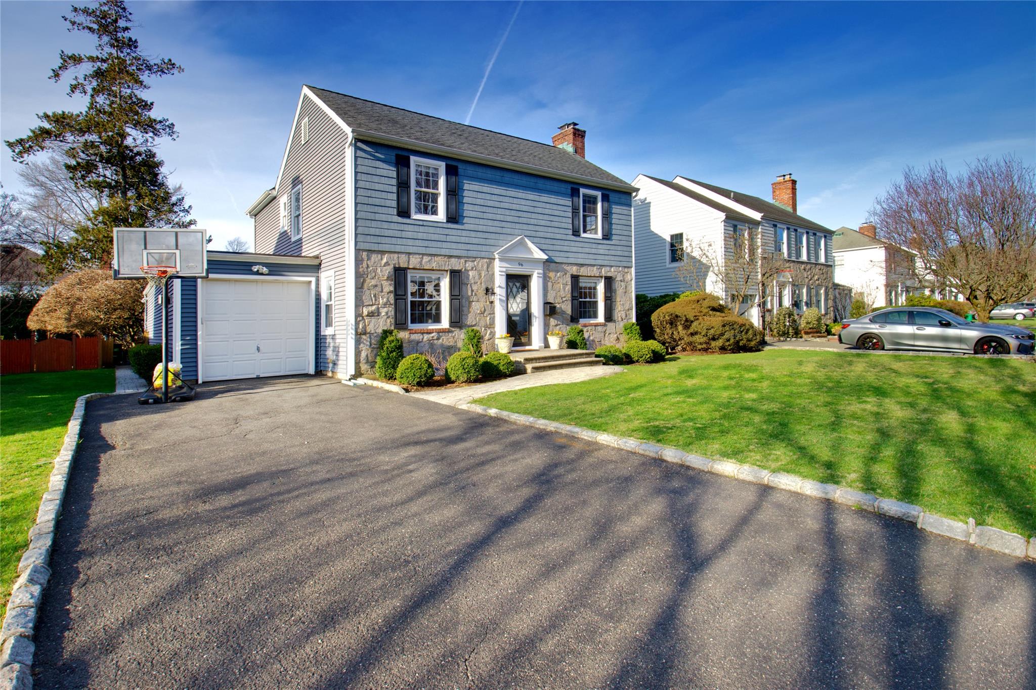 96 Claydon Road, Garden City, New York image 3