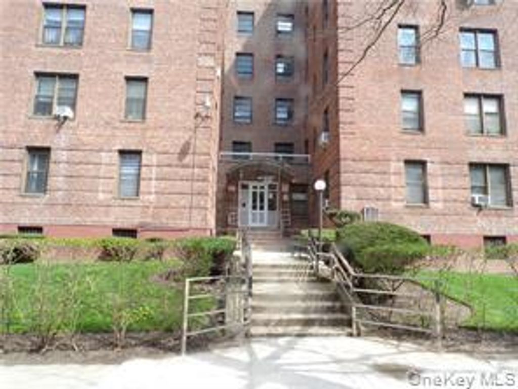 Photo of 2615 Homecrest Avenue #6B, Brooklyn, NY 11235 (MLS # 981759)