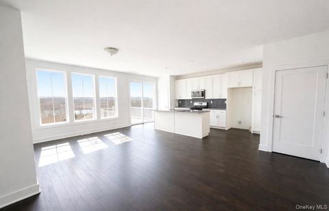 Condo For Sale - 5125 Teaberry Lane #7<br/> Fishkill, NY 12524