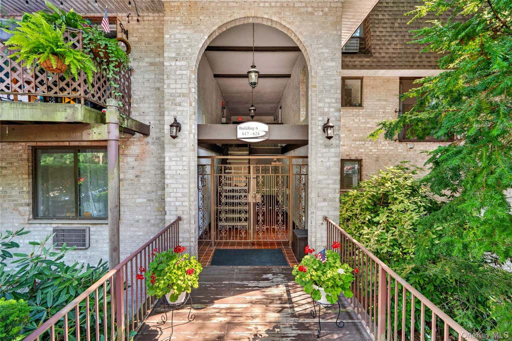 Photo of 623 Kemeys Avenue #6-23, Briarcliff Manor, NY 10510 (MLS # 1032305)