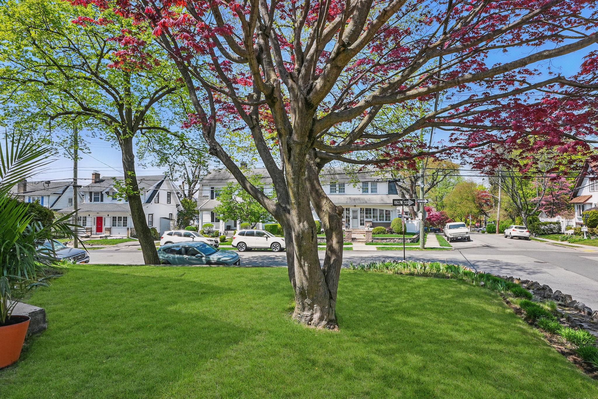106 Devoe Avenue, Yonkers, New York image 25