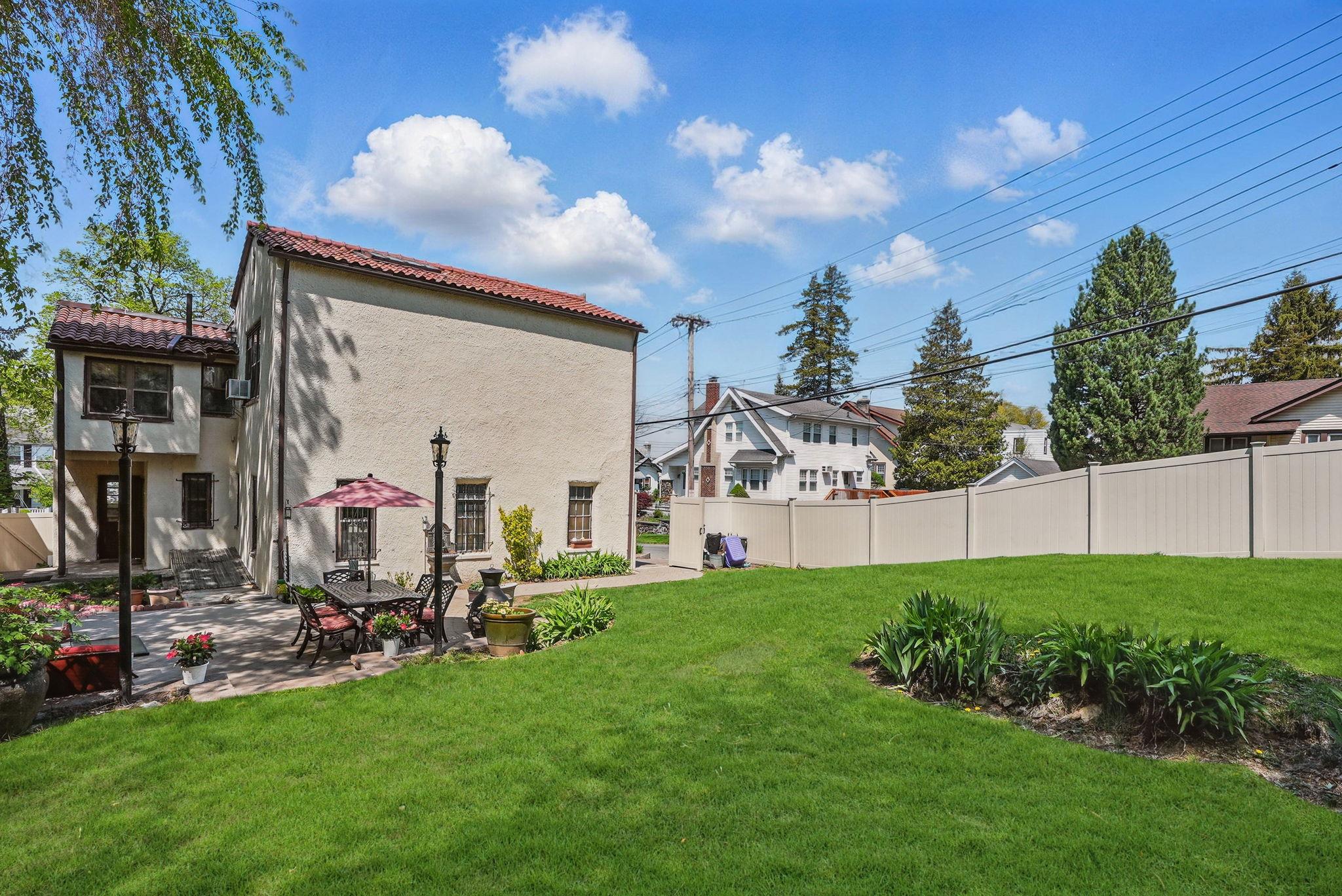 106 Devoe Avenue, Yonkers, New York image 26