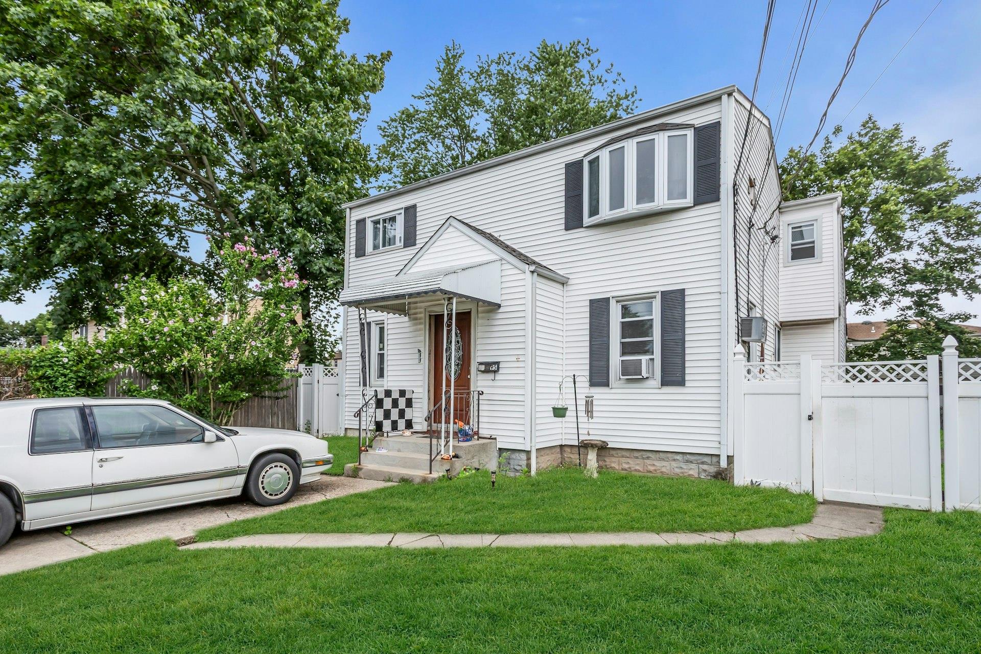 95 E 3rd Street
