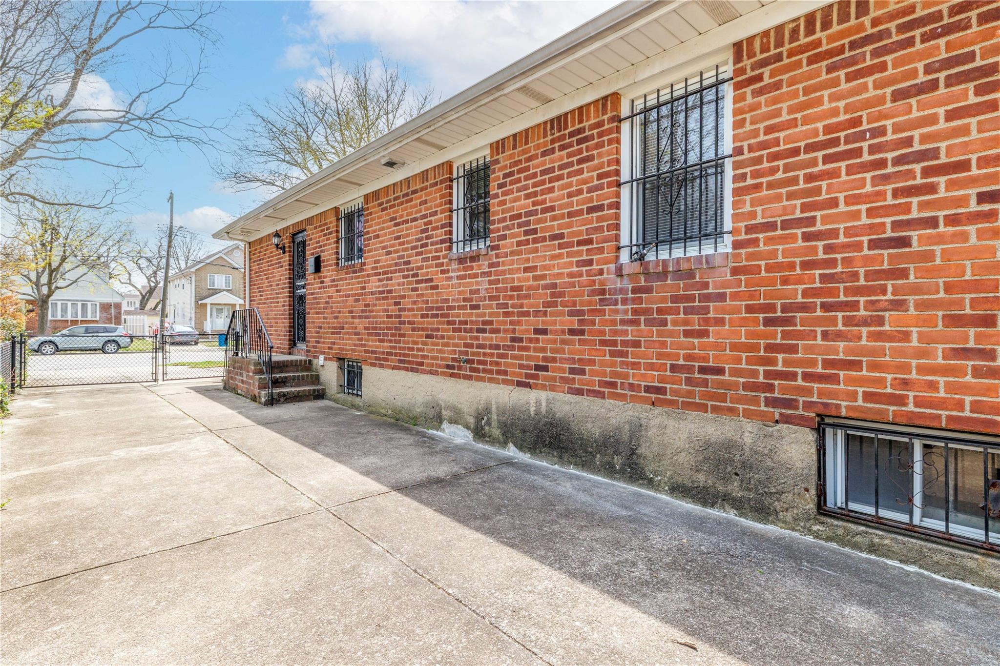 262-09 And 262-15 82 Avenue, Floral Park, New York image 5