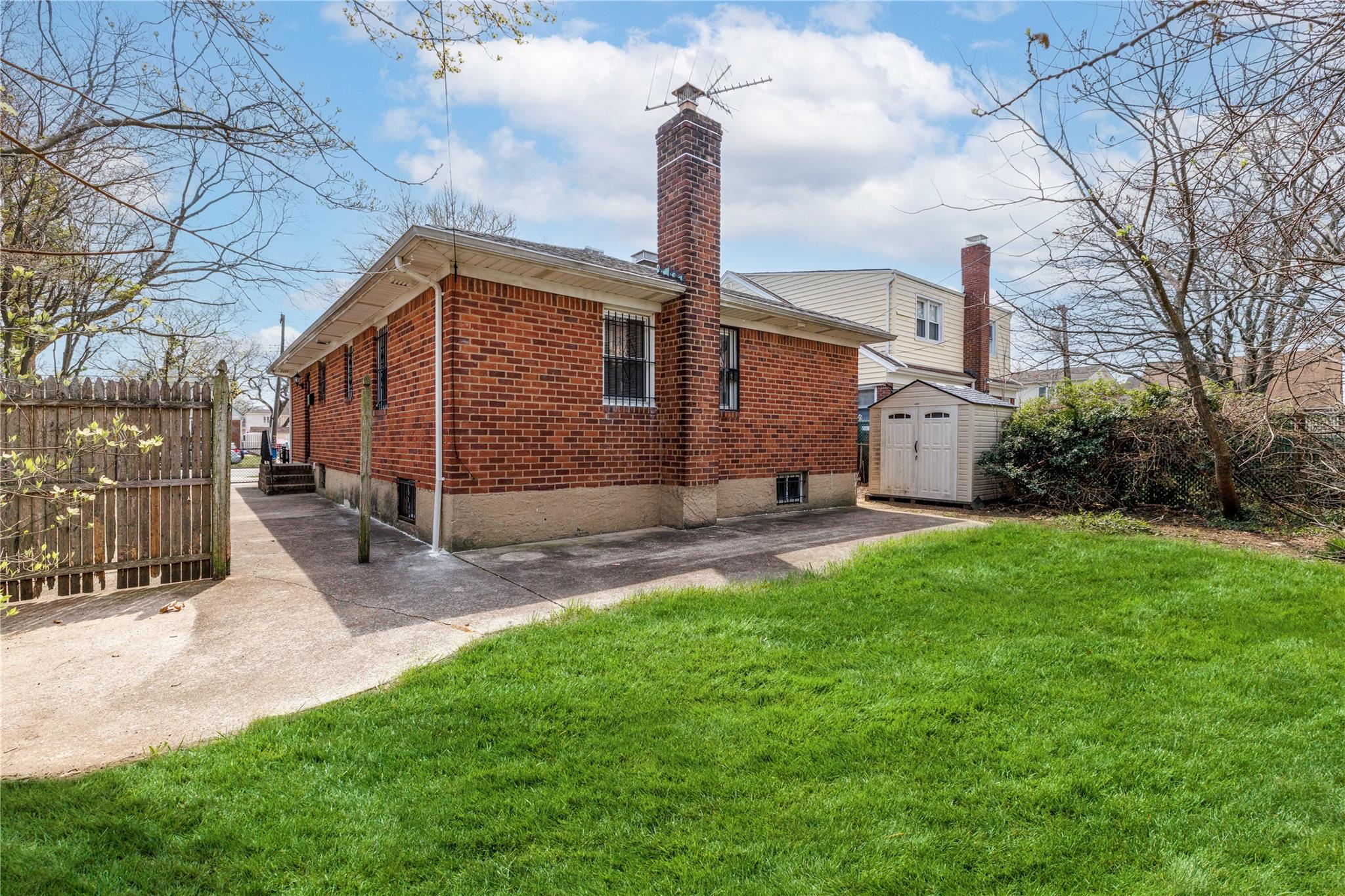 262-09 And 262-15 82 Avenue, Floral Park, New York image 6