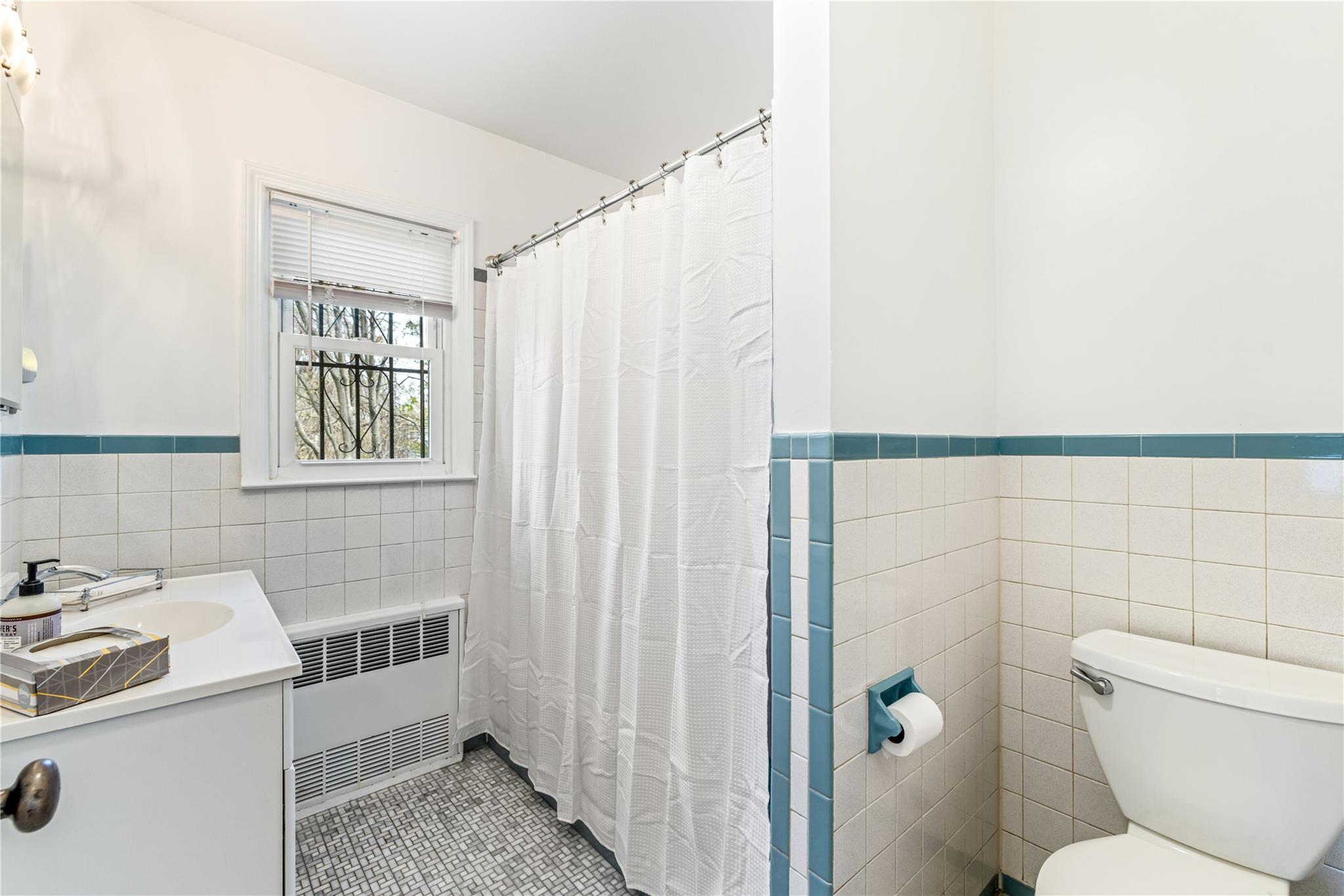 262-09 And 262-15 82 Avenue, Floral Park, New York image 21