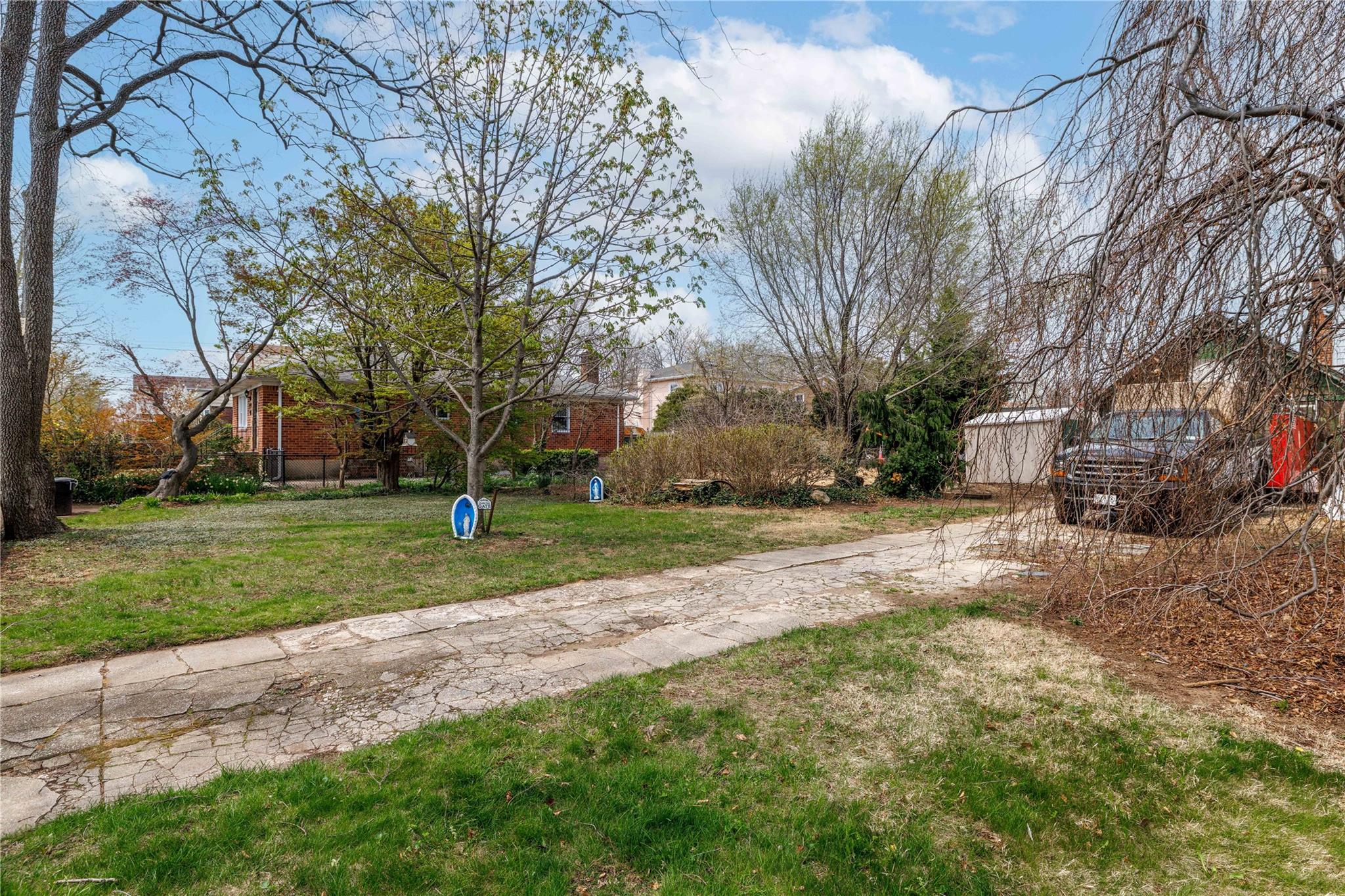 262-09 And 262-15 82 Avenue, Floral Park, New York image 10