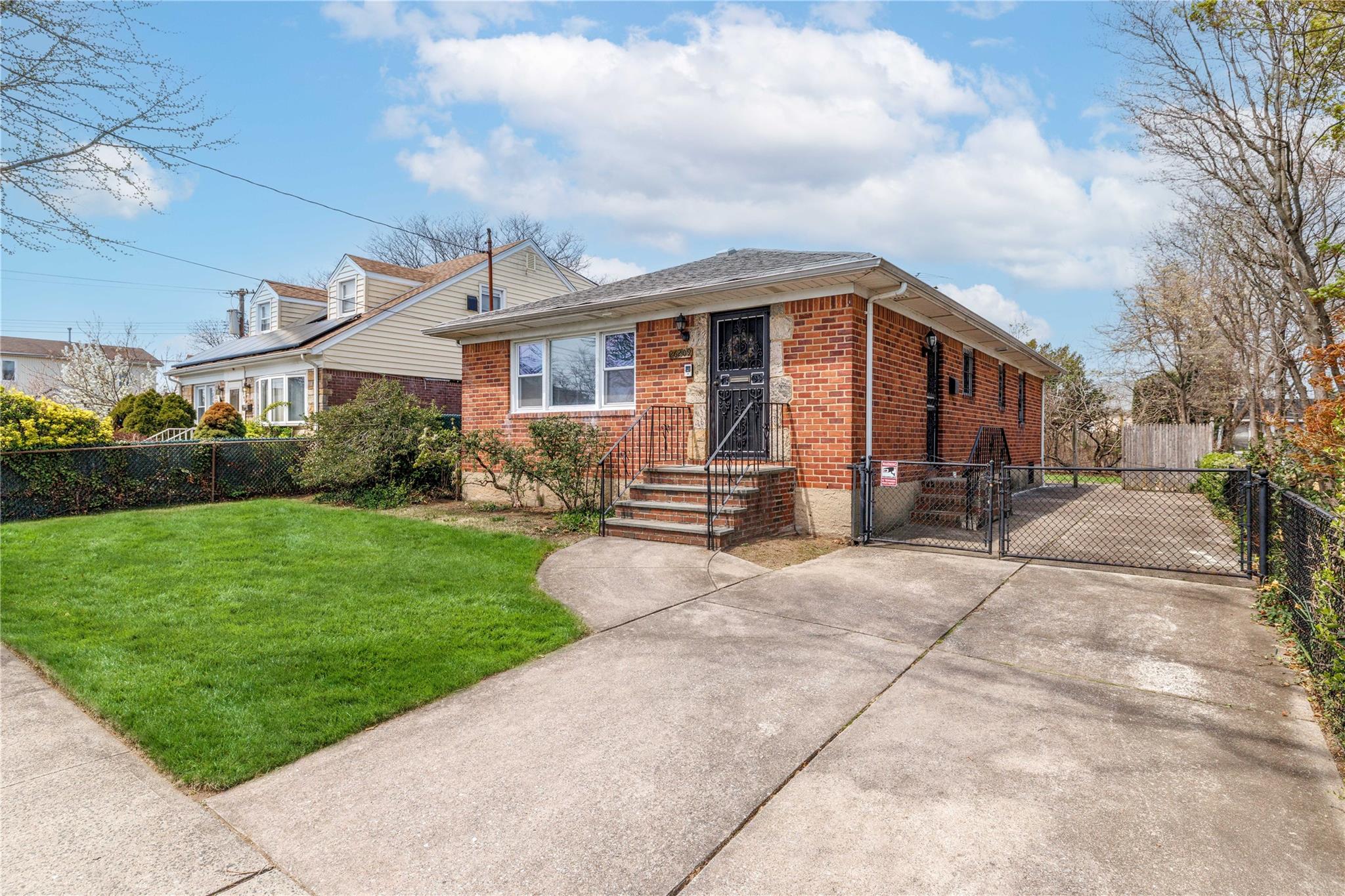 262-09 And 262-15 82 Avenue, Floral Park, New York image 3