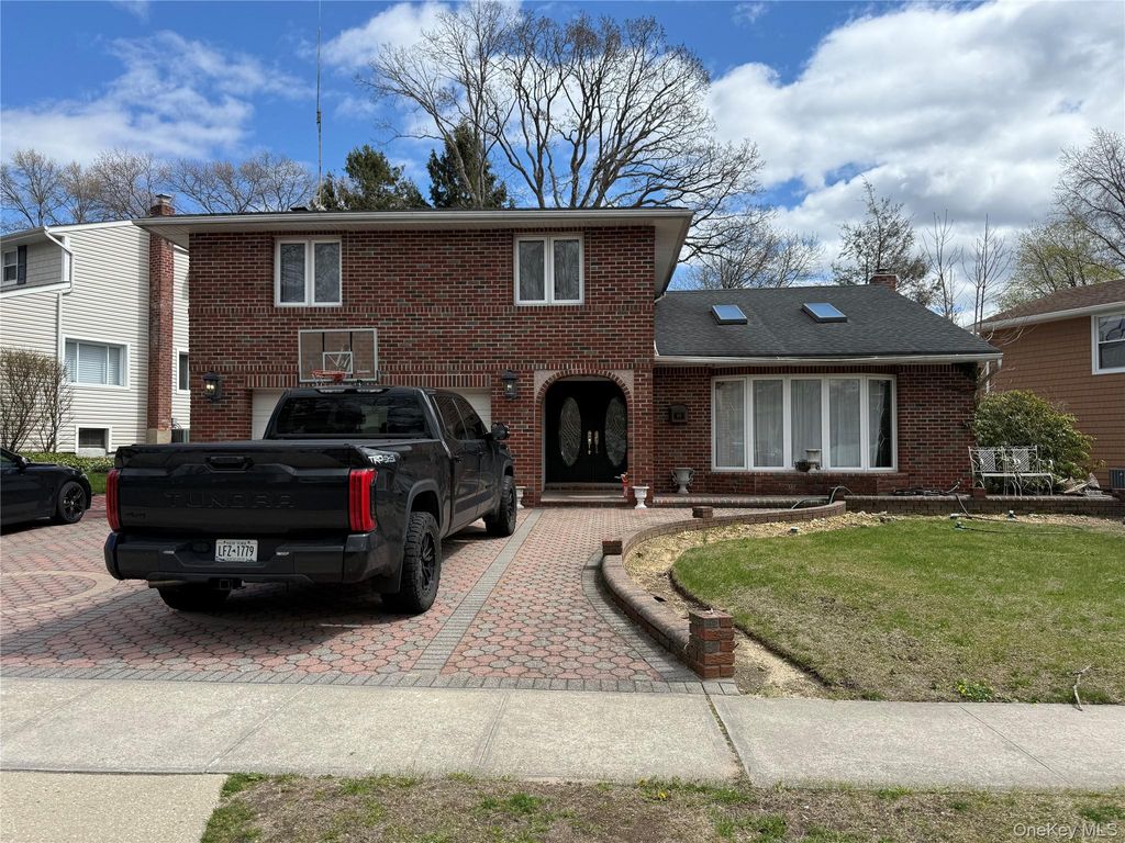 Photo of 48 Robin Lane, Plainview, NY 11803 (MLS # 965060)