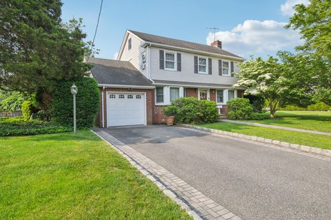 54 Ogden Avenue East Williston NY 11596