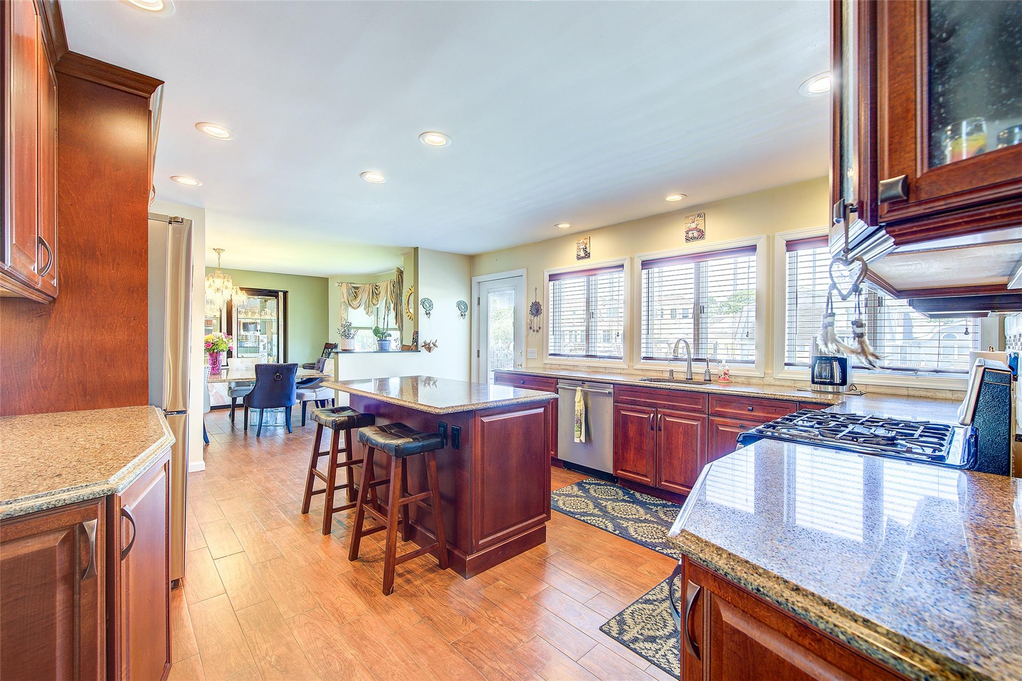 14 Delta Rd, Massapequa, New York image 9