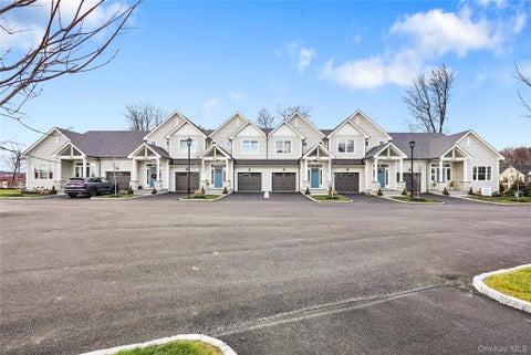 Condo For Sale - 2040 Crompond Road #17<br/> Yorktown Heights, NY 10598