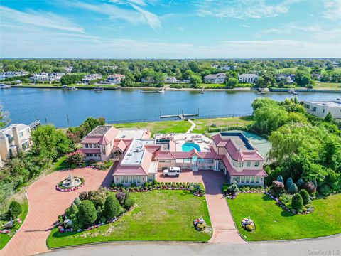 30 Heron Drive Hewlett Bay Park NY 11557