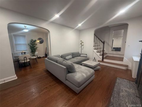 Apartment For Sale - 204 N Grove Street<br/> Valley Stream, NY 11580