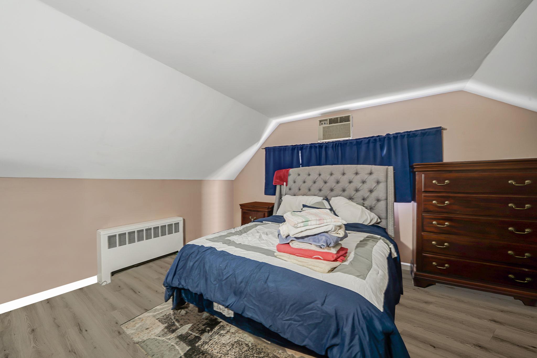 5 Acre Lane, Hicksville, New York image 19