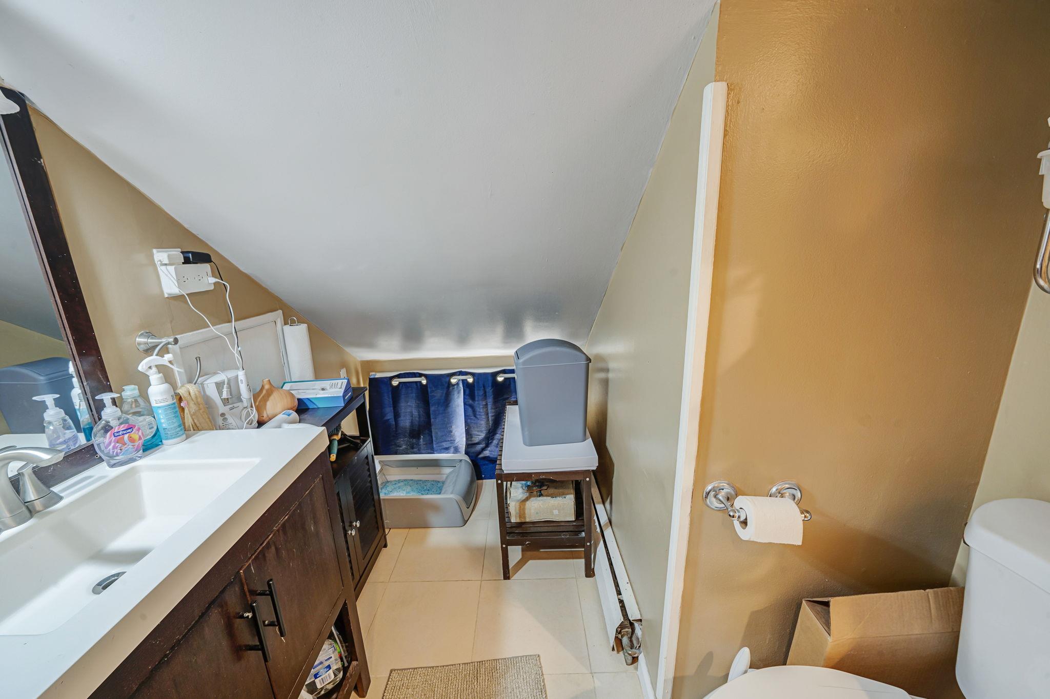 5 Acre Lane, Hicksville, New York image 23