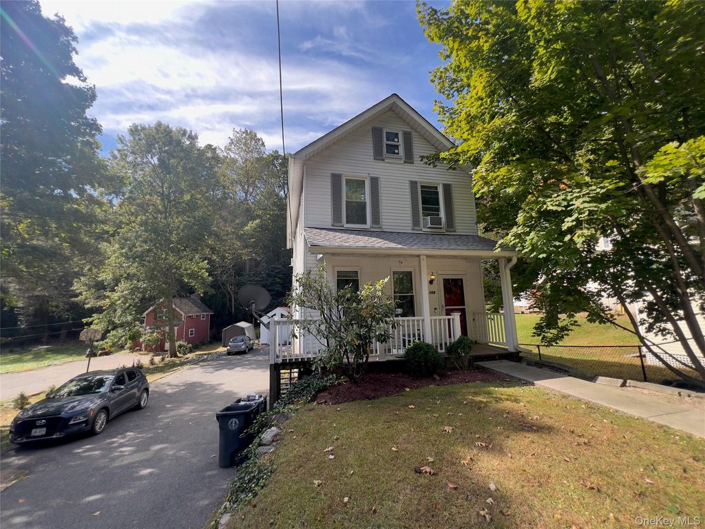 Photo of 168 W Hartsdale Avenue, Hartsdale, NY 10530 (MLS # 913991)