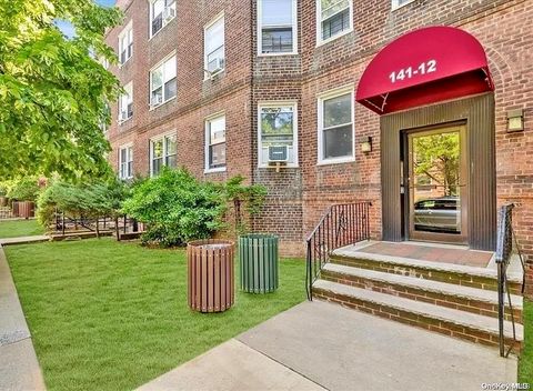 Photo of 141-12 79th Avenue #1I, Kew Gardens, NY 11367 (MLS # 897381)
