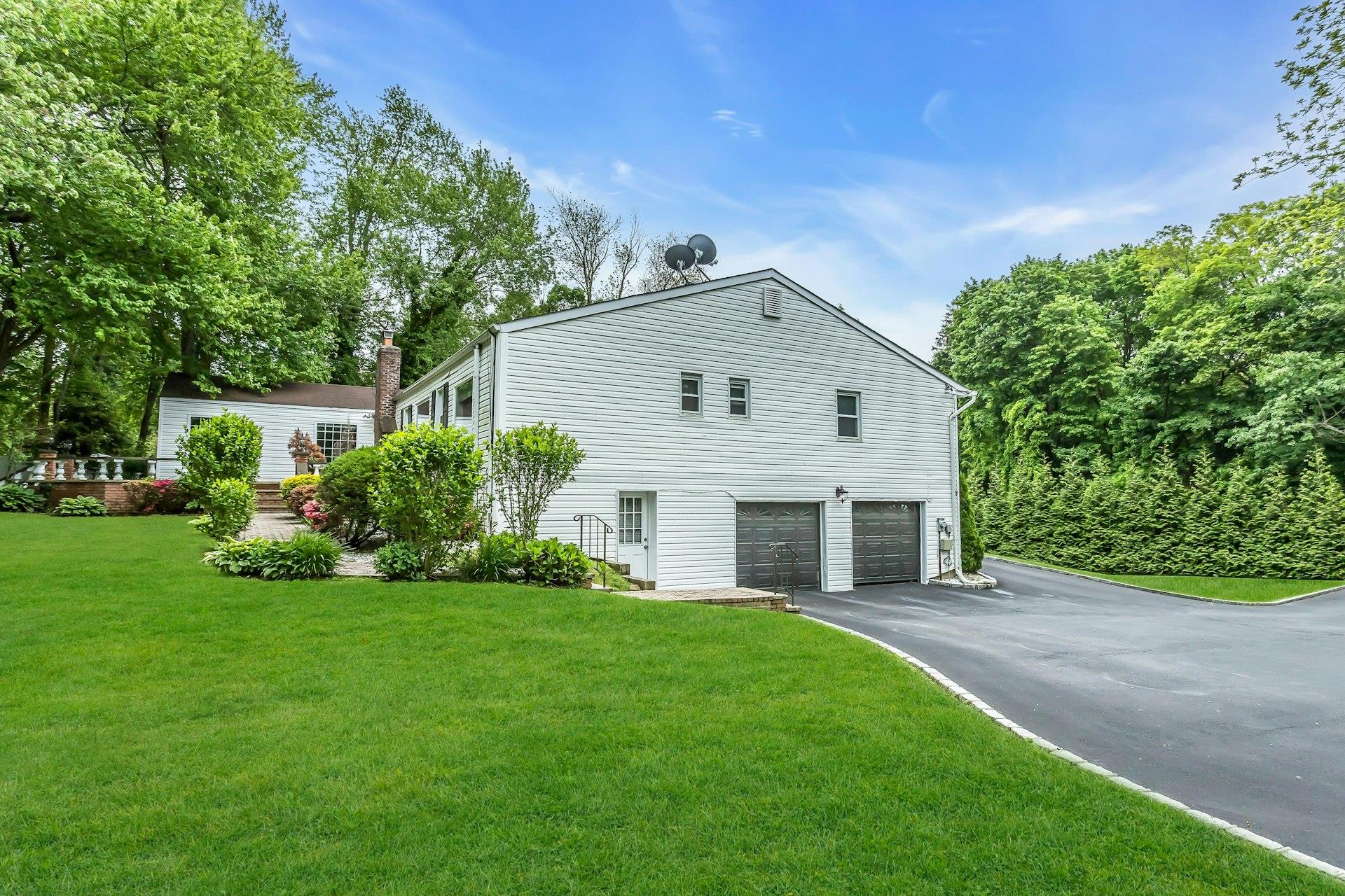 70 Bagatelle Road, Melville, New York image 5