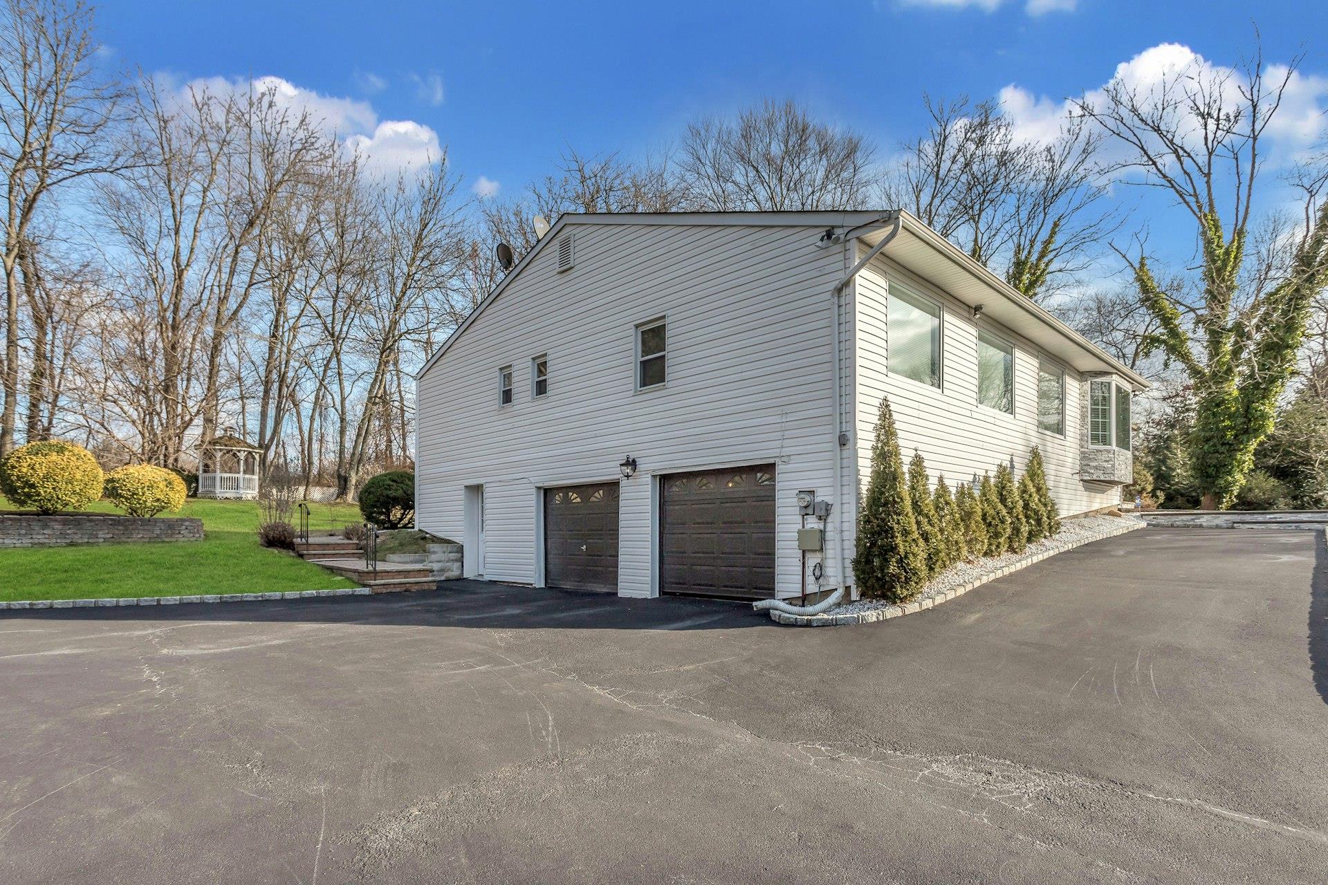 70 Bagatelle Road, Melville, New York image 41