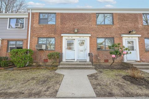 Photo of 21606 68th Avenue #DUPLE, Oakland Gardens, NY 11364 (MLS # 968009)