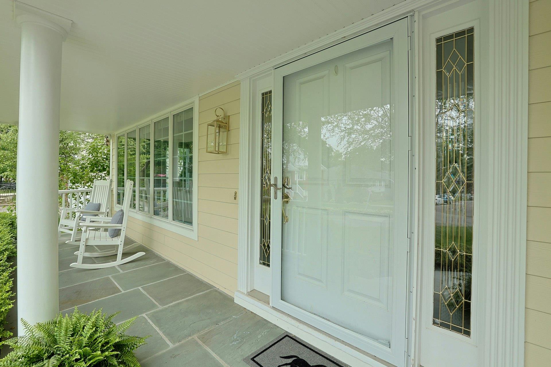 15 Old Farm Road, Scarsdale, New York image 2