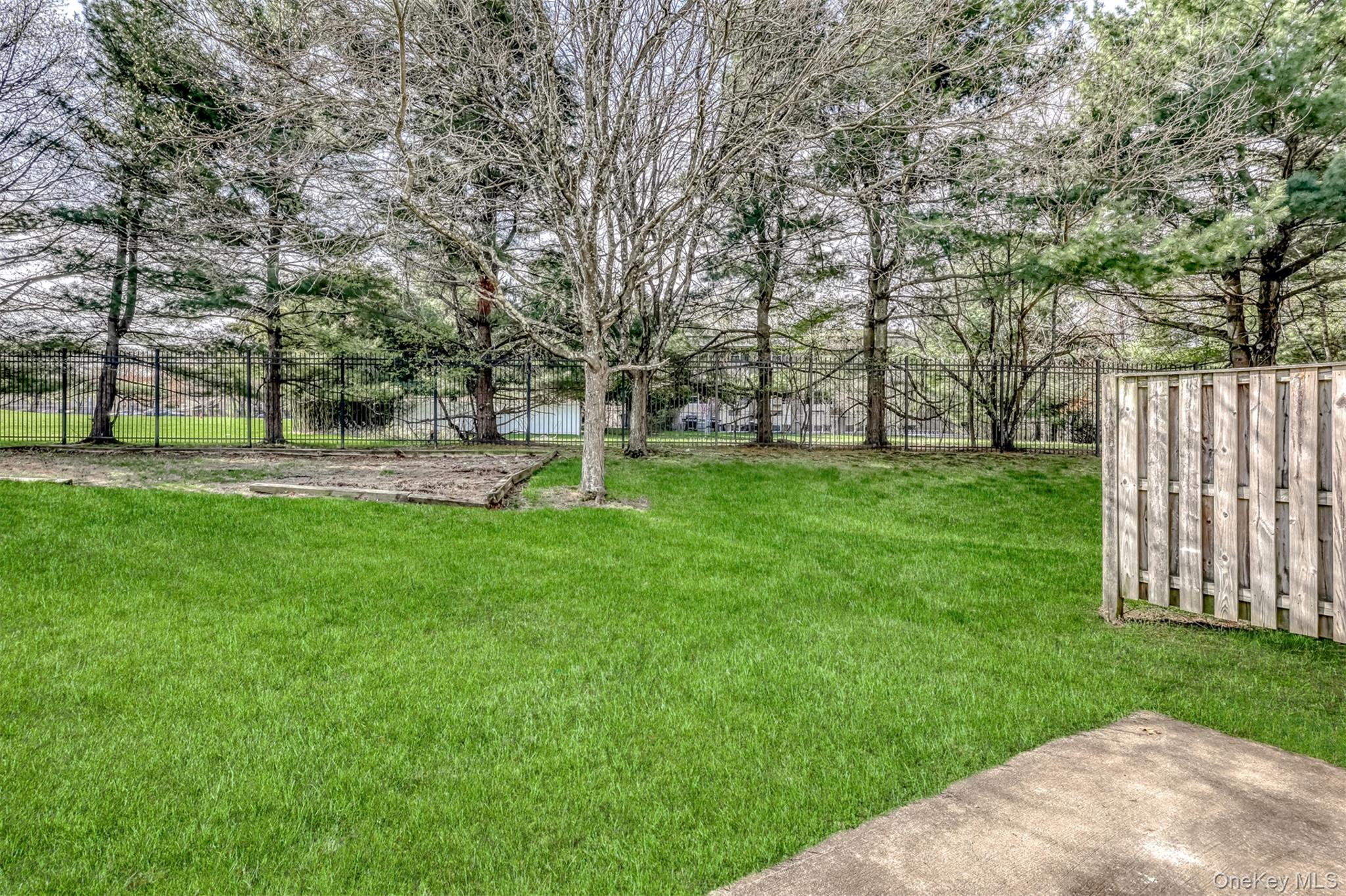 110 Creekside Circle