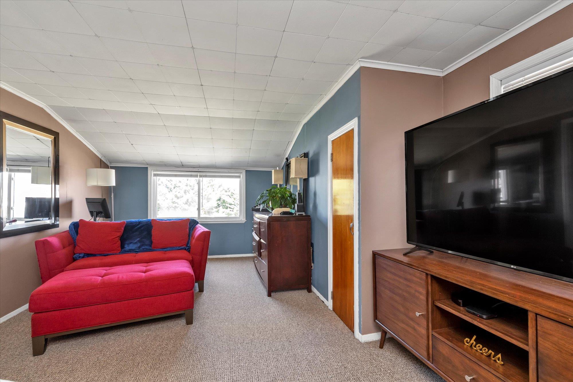 1046 Stewart Avenue, Bethpage, New York image 14