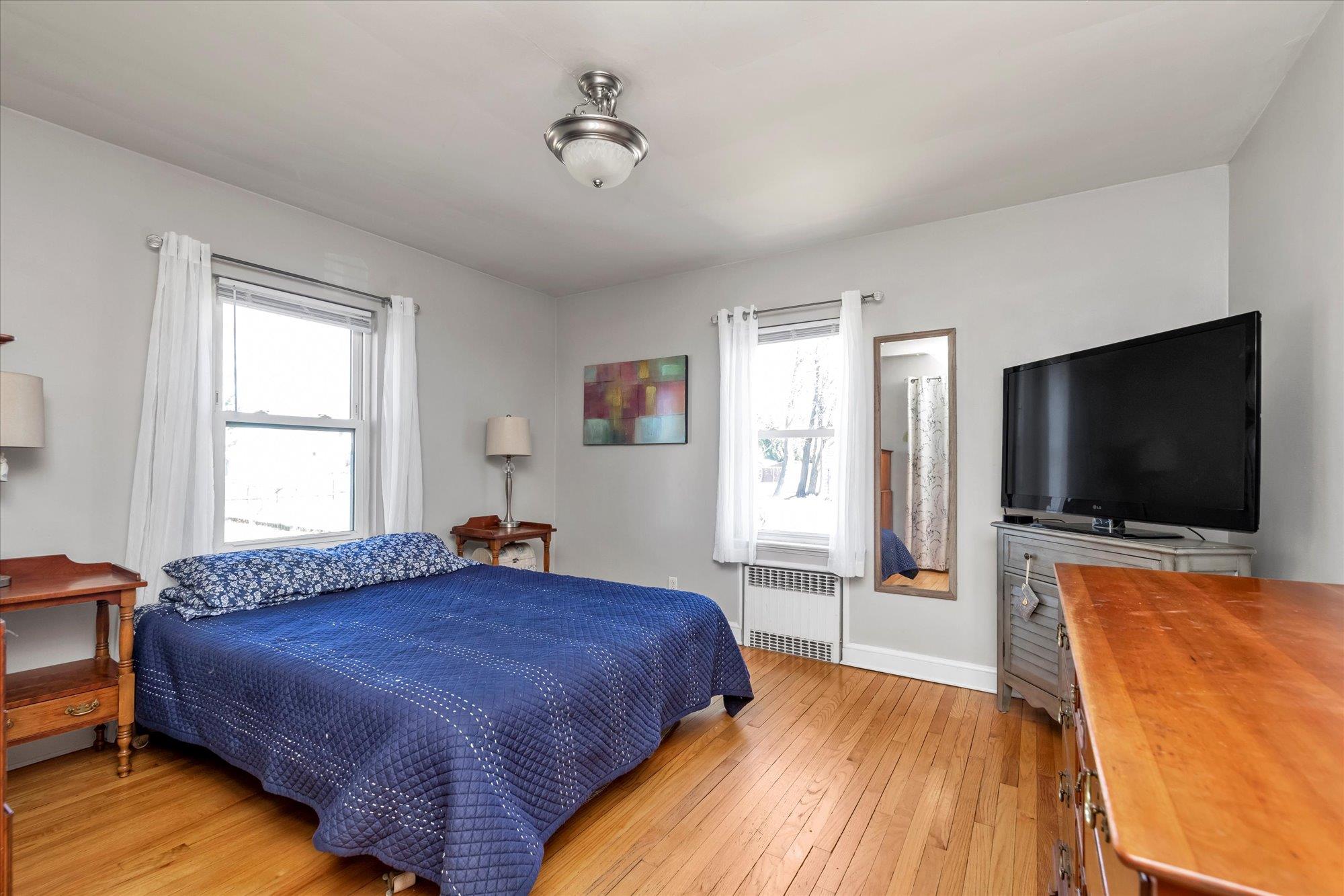 1046 Stewart Avenue, Bethpage, New York image 10