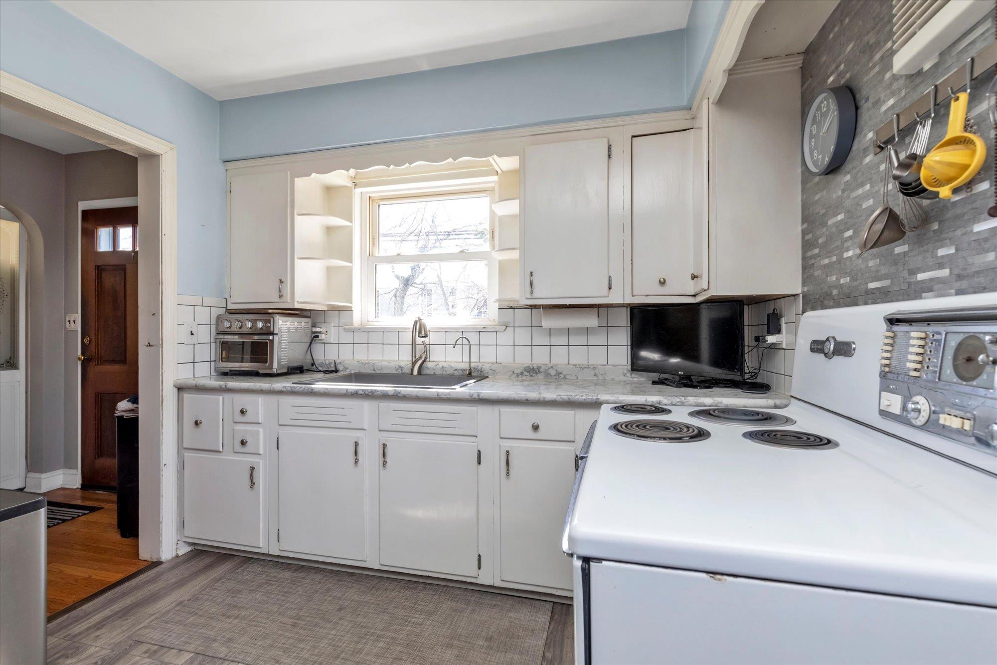 1046 Stewart Avenue, Bethpage, New York image 7