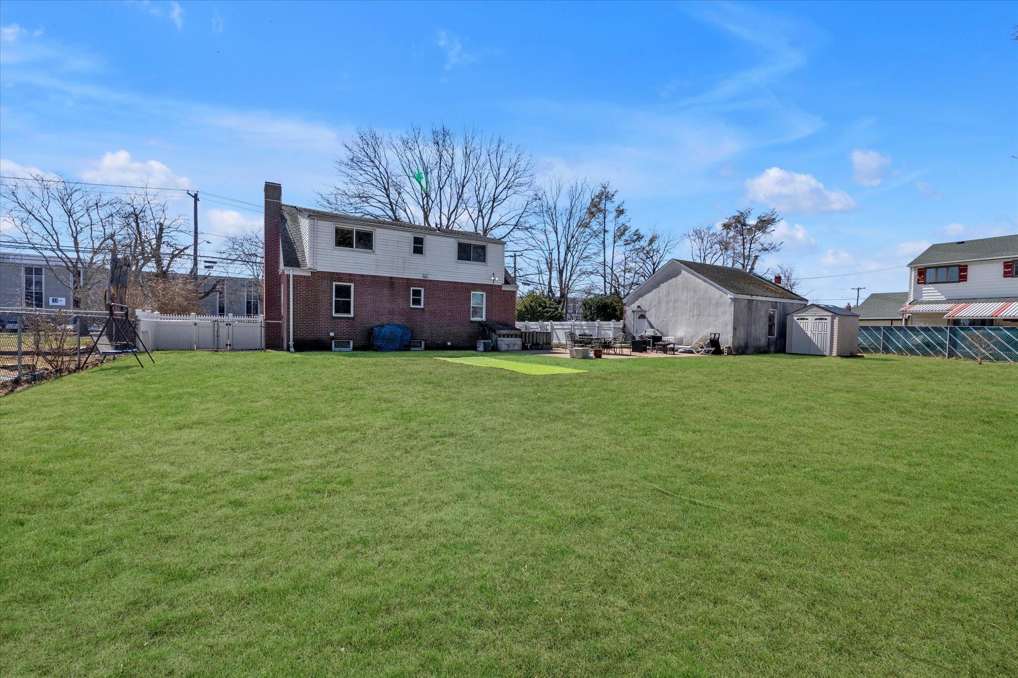 1046 Stewart Avenue, Bethpage, New York image 17
