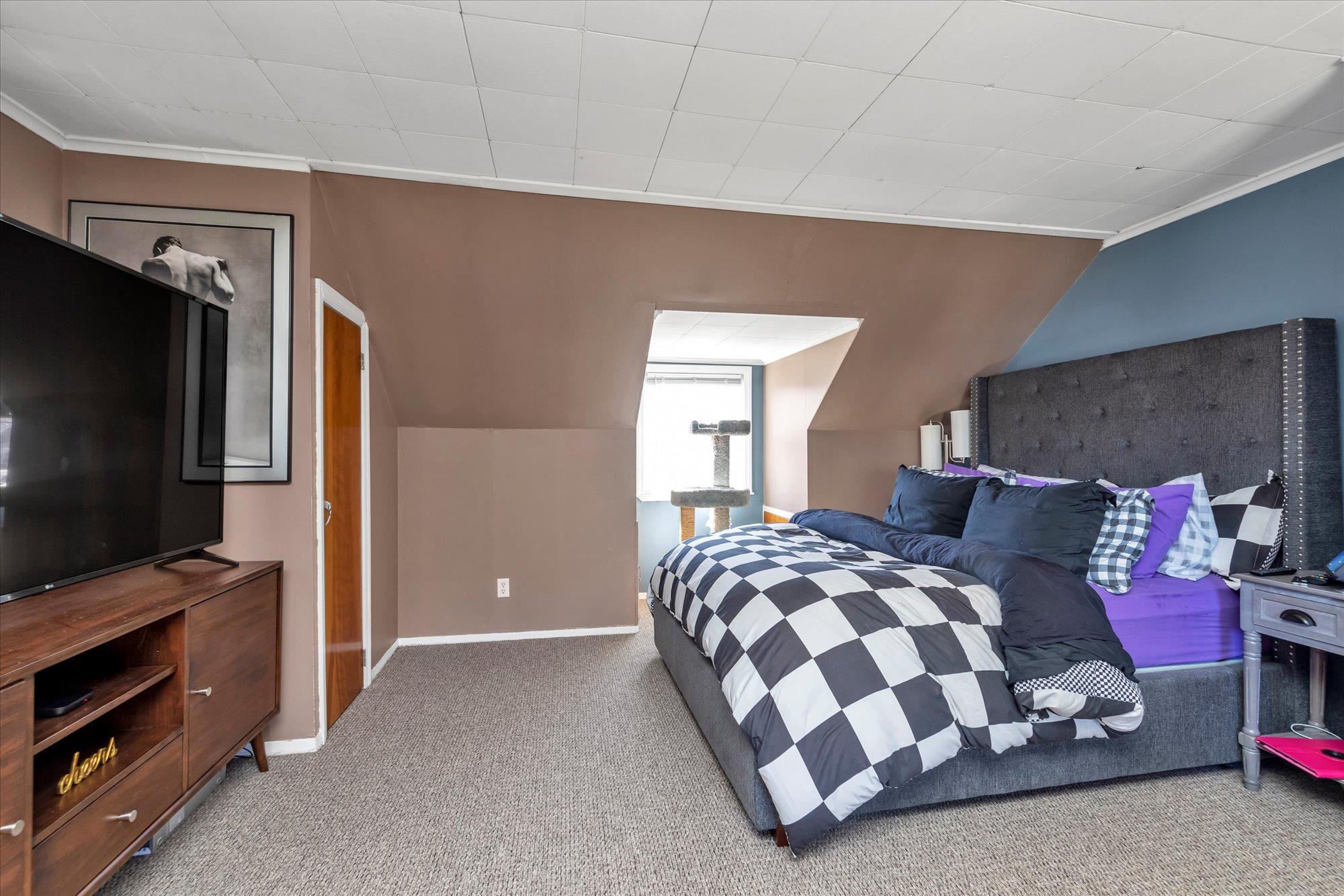 1046 Stewart Avenue, Bethpage, New York image 13