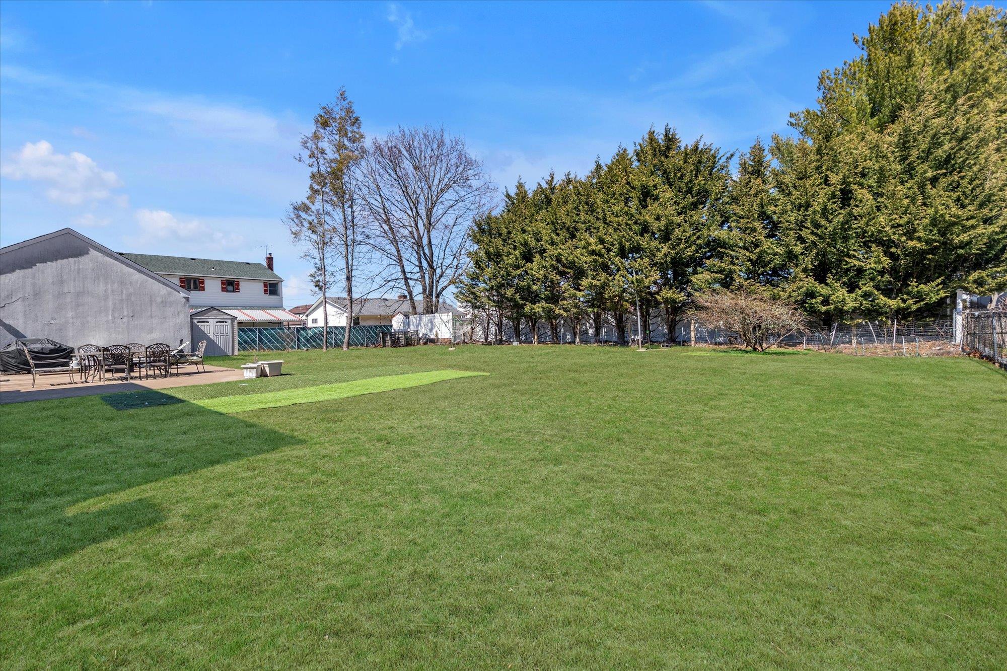 1046 Stewart Avenue, Bethpage, New York image 16