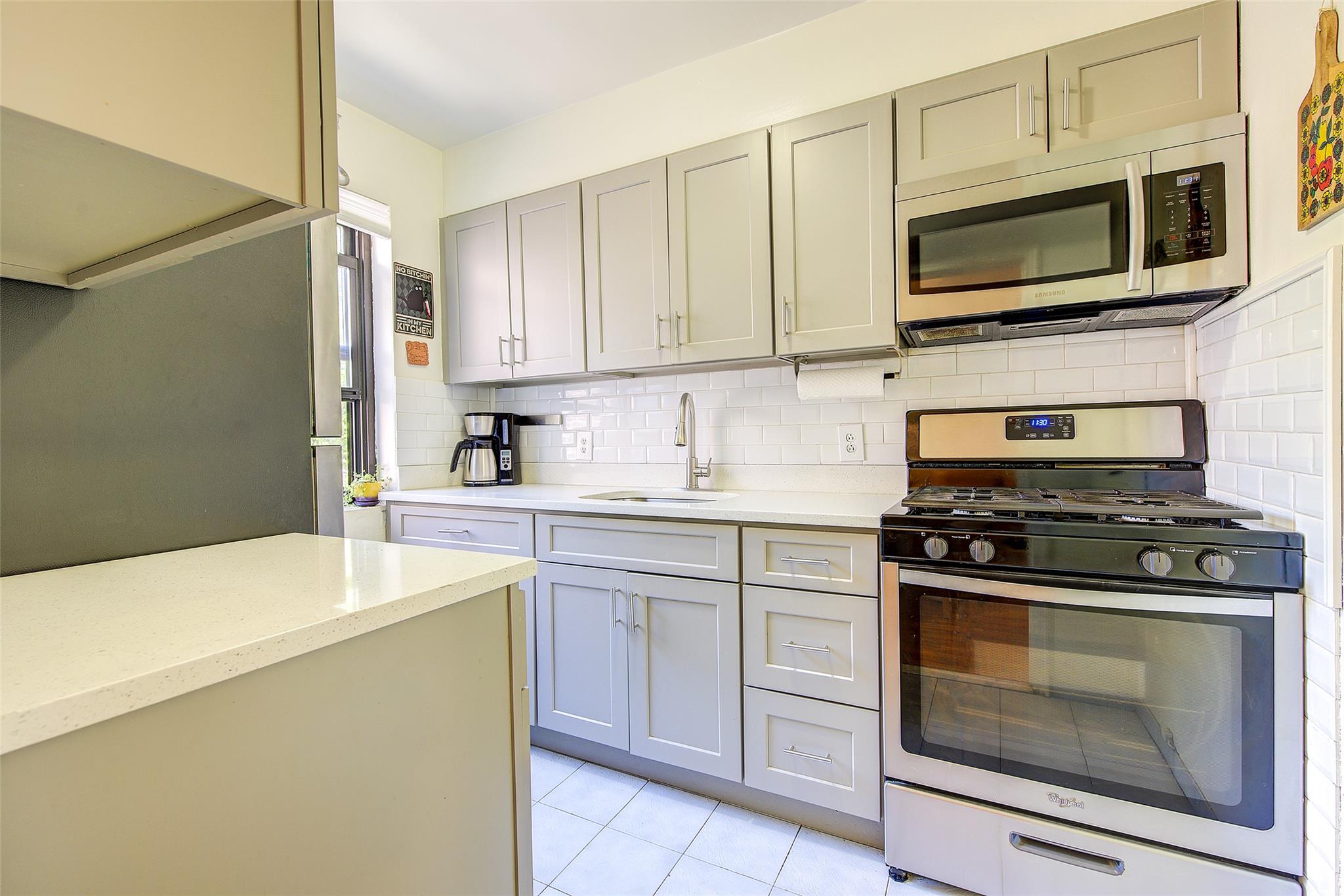 218-10 43rd Avenue #3D, Bayside, New York image 4
