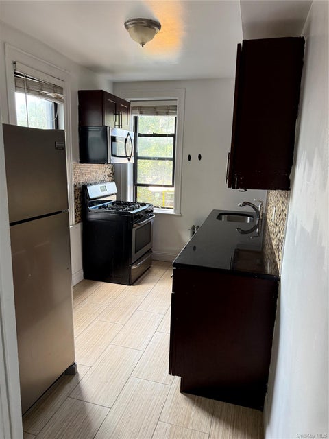 Apartment For Rent - 2620 Ditmars Boulevard #2F<br/> Queens County, Astoria, NY 11105