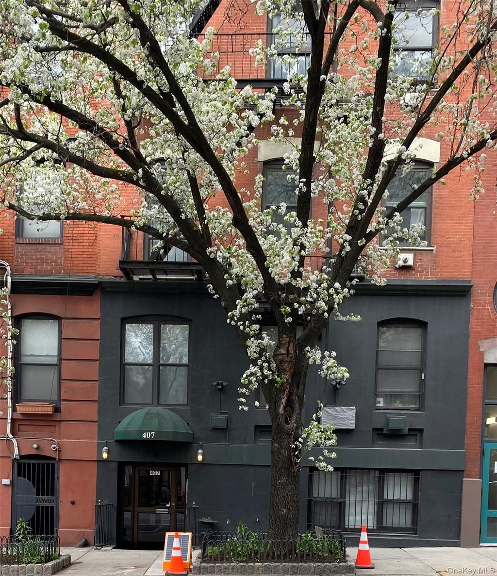 Photo of 407 W 40th Street #4B, New York (Manhattan), NY 10018 (MLS # 982775)