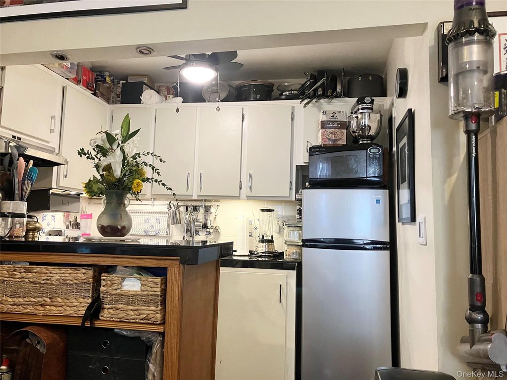 Photo of 407 W 40th Street #4B, New York (Manhattan), NY 10018 (MLS # 982775)
