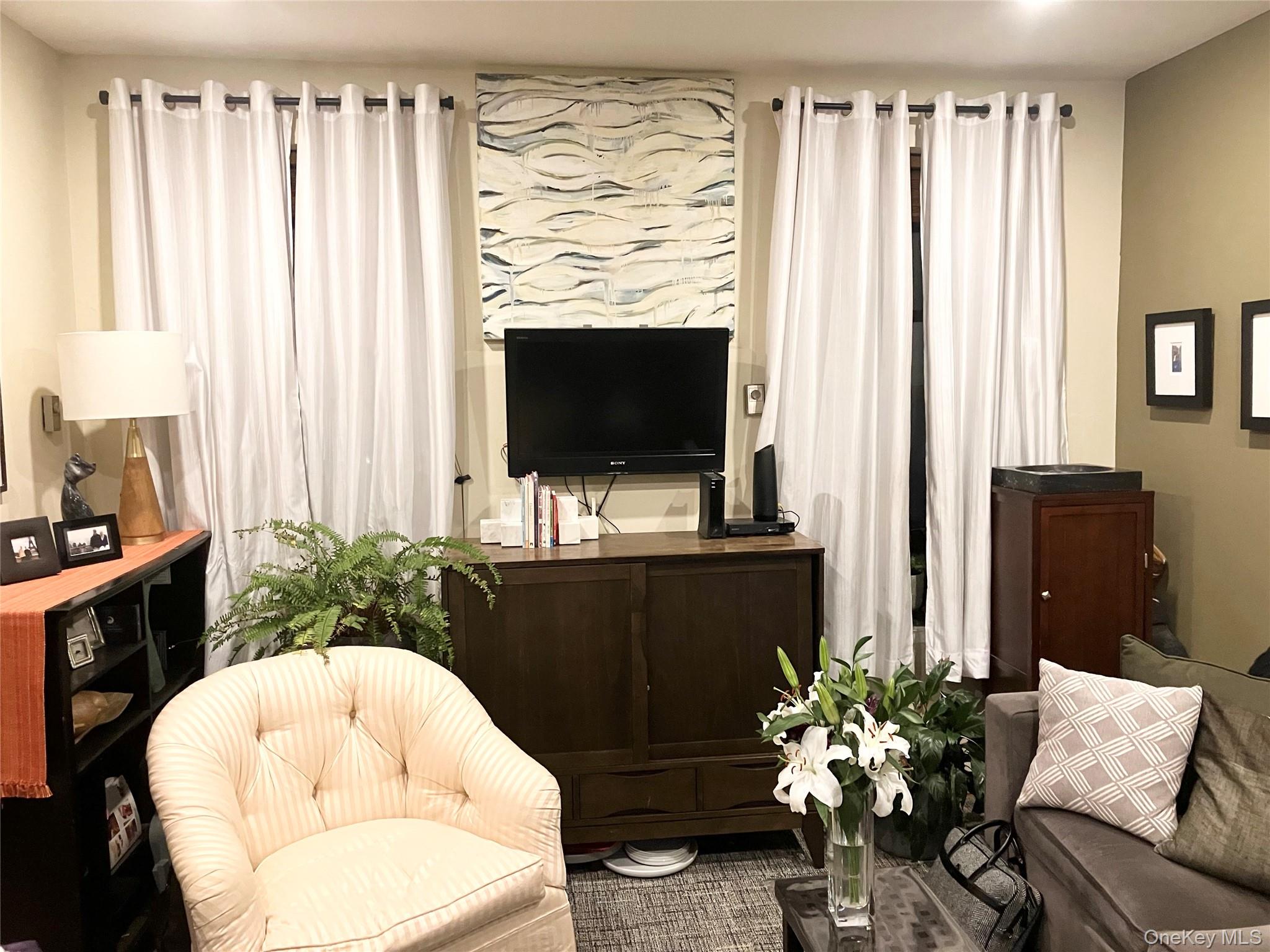 407 W 40th Street 4B