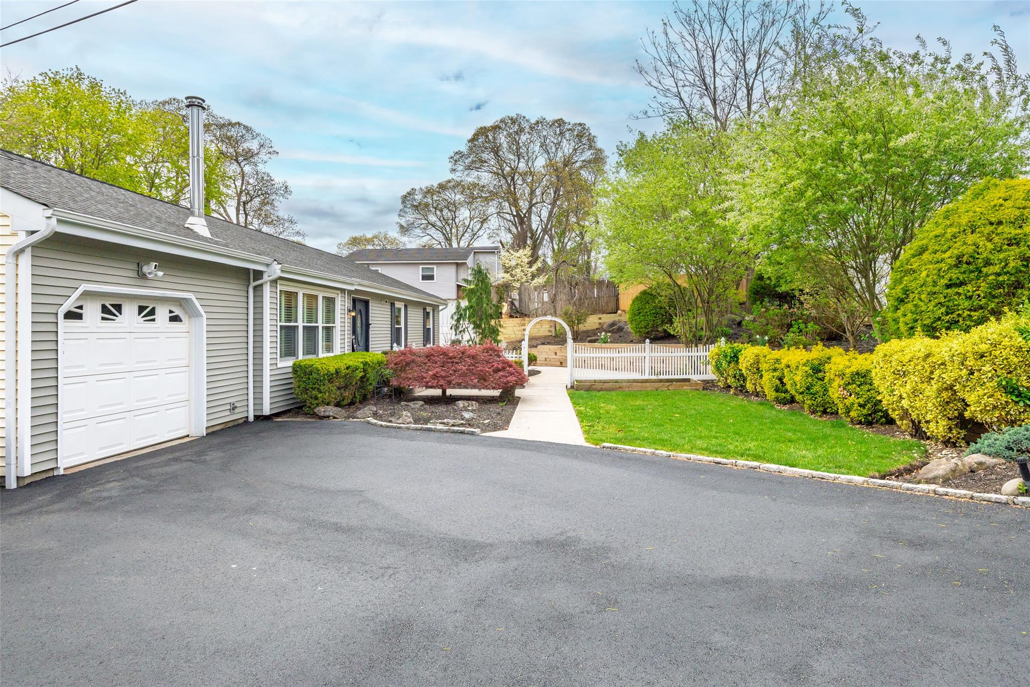17 Park Circle, Nesconset, New York image 5