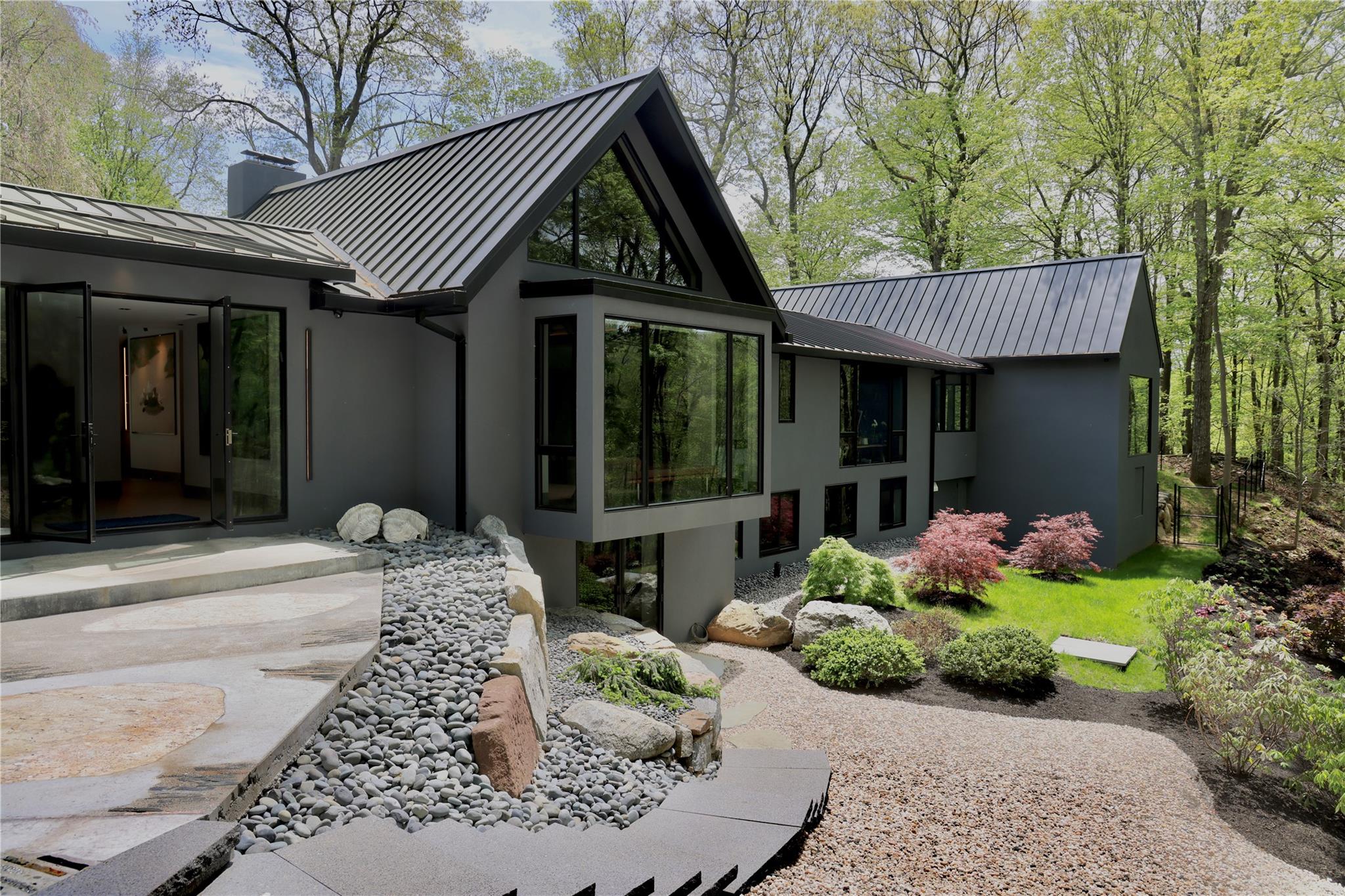 Property for Sale at Indian Hill Road, Pound Ridge, New York - Bedrooms: 3 
Bathrooms: 4 
Rooms: 13  - $5,995,000